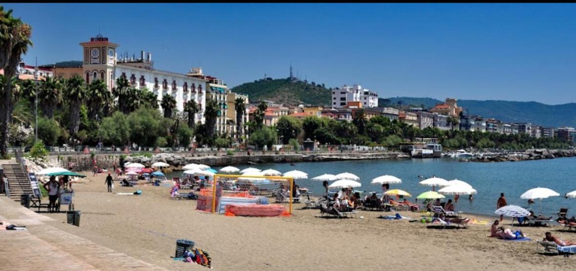 Salerno Mare E Luci Deluxe Διαμέρισμα Εξωτερικό φωτογραφία