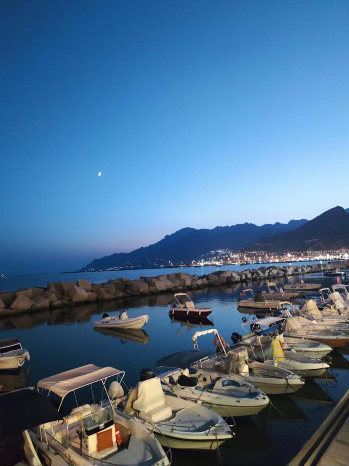 Salerno Mare E Luci Deluxe Διαμέρισμα Εξωτερικό φωτογραφία